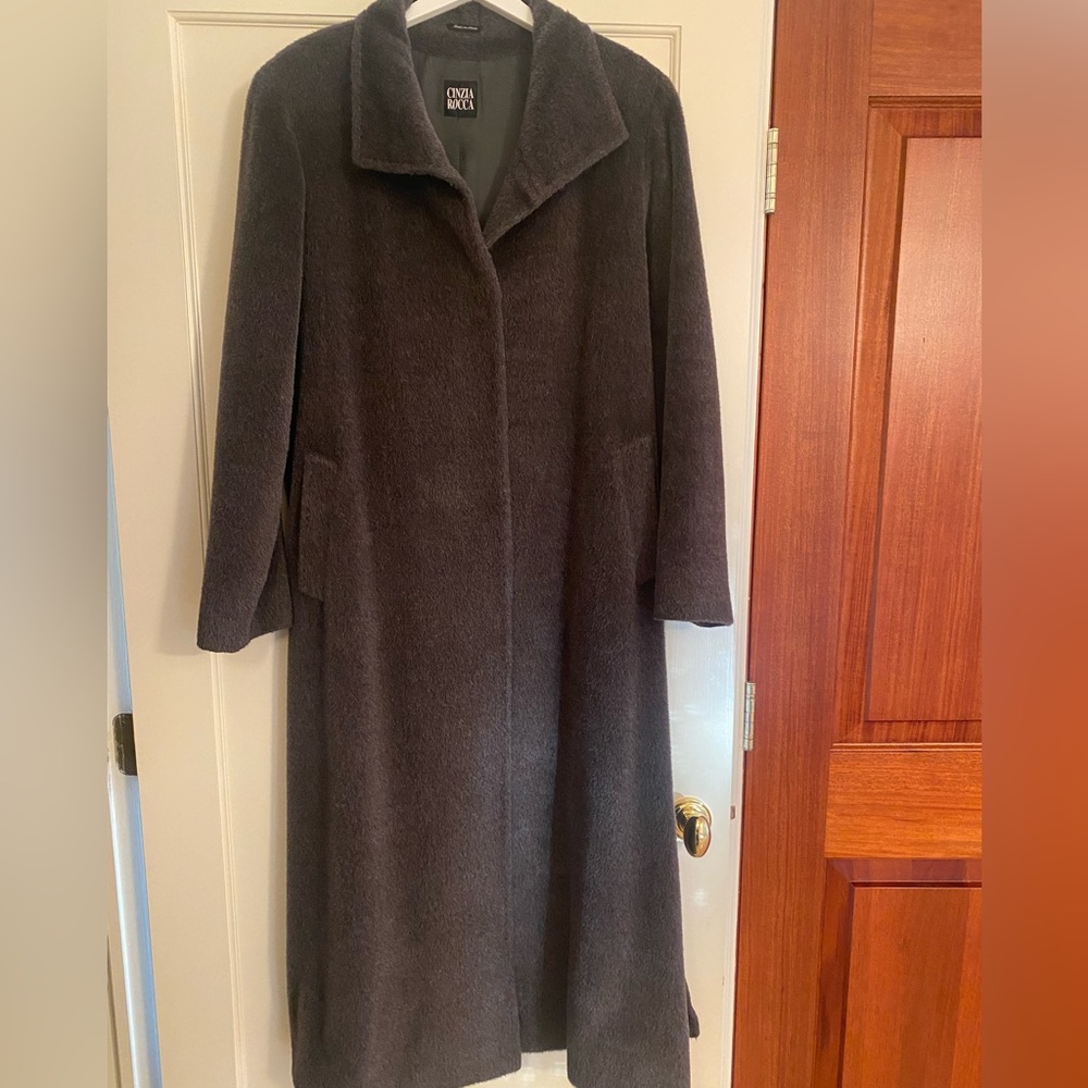 Beautiful lightly worn calf length single breasted side slit long coat.